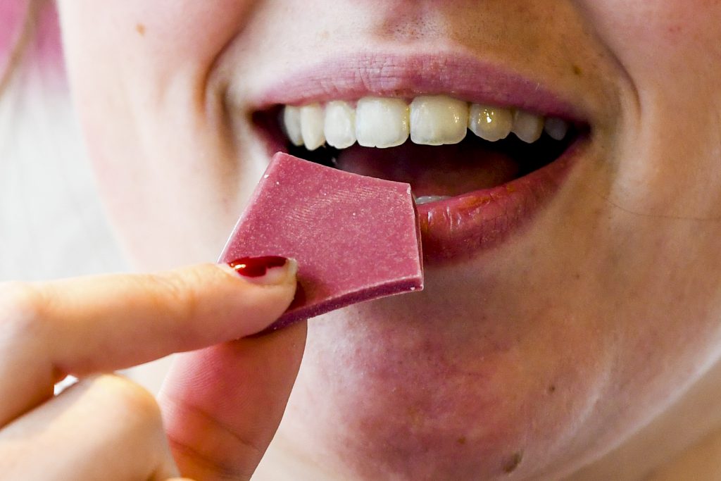 Gent , 01/03/2018
Launch of the Callebaut ruby ??RB1, a Belgian world premiere . Belgium will be the very first country in the world where the ruby ?? chocolate - the fourth chocolate category after pure, milk and white chocolate - will be available. Belgian chocolatiers can start from April with the pink and intense fruity chocolate with fresh and sour notes.
Pix :Ruby Chocolate 
Credit : Frederic Sierakowski / Isopix