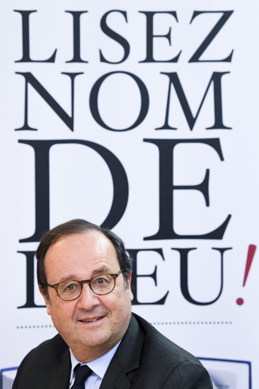 Brussels , 02/05/2018
François Hollande is signing autographs at the Filigranes bookstore in Brussels . 
Pix : Francois Hollande
Credit : Frederic Sierakowski / Isopix