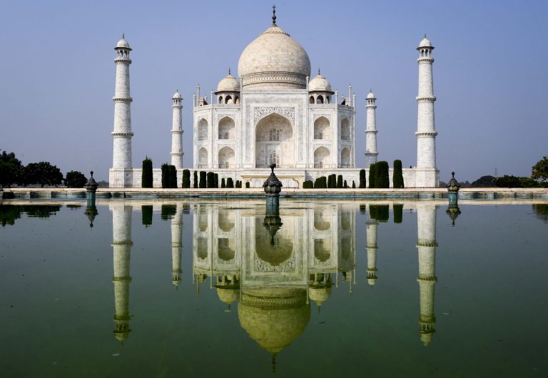 India - Agra, 06/11/2017
State visit of their Majesties the King Philippe and the Queen Mathilde of the Belgians to the Republic of India. Guided tour visit of the Taj Mahal
pix.... Illustration of the Taj Mahal
Credit : Frederic Sierakowski / Isopix