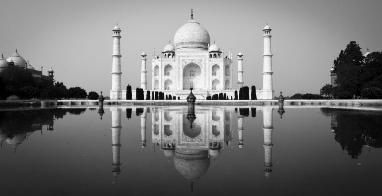 India - Agra, 06/11/2017
State visit of their Majesties the King Philippe and the Queen Mathilde of the Belgians to the Republic of India. Guided tour visit of the Taj Mahal
pix.... Illustration of the Taj Mahal
Credit : Frederic Sierakowski / Isopix