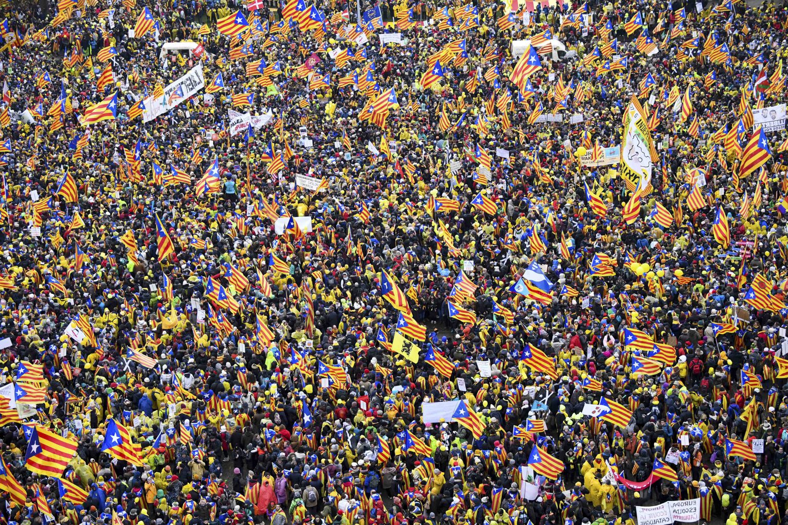 Brussels , 07/12/2017
Rally Europe: Wake up! Let s stand up for democracy , after a call from the Catalan National Assembly (ANC) and Omnium Cultural . The Catalans claim their rights to the European institutions and ask that they guarantee fundamental freedoms and basic rights in Catalonia.
Pix :
Credit : Frederic Sierakowski / Isopix