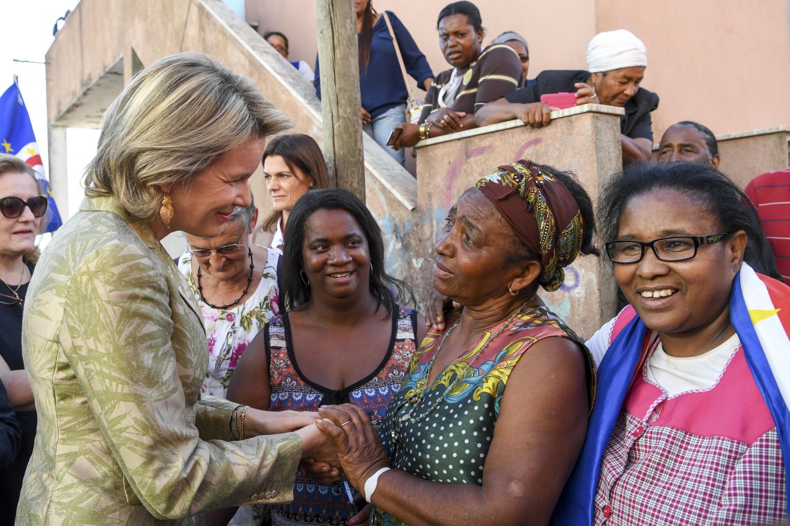 Lisbon, 23/10/2018
State Visit to the Portuguese Republic of Their Majesties the King and the Queen of the Belgians . Visit to the Associacao Cultural Moinho da Juventude – Cova da Moura
Pix : Queen Mathilde
Credit : Frederic Sierakowski / Isopix