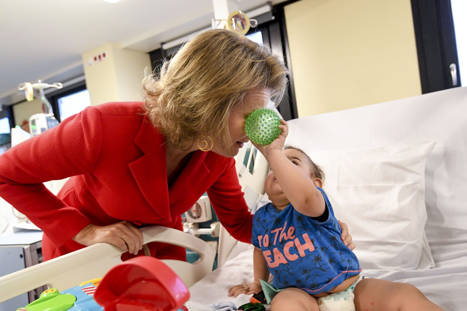 Brussels , 06/12/2019
Her Majesty the Queen visits the Queen Fabiola University Children's Hospital (QFCUH - HUDERF - UKZKF) in Laeken.
Pix : Queen Mathilde
Credit : Frederic Sierakowski / Isopix