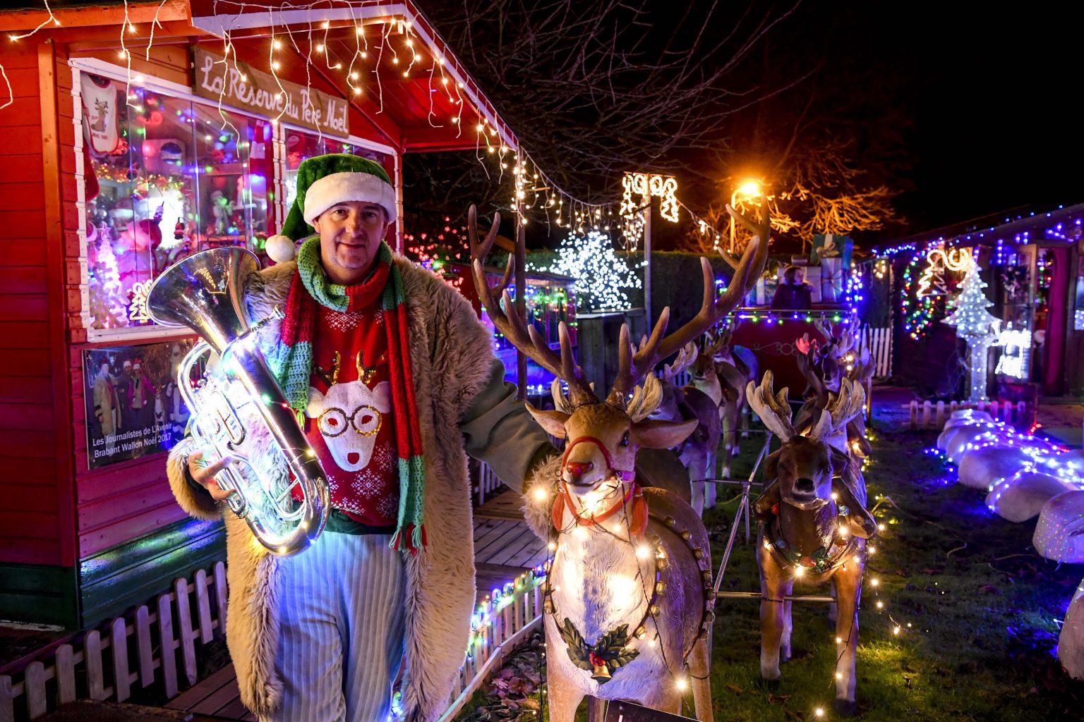 Hamme-Mille , 17/12/2019
Serge Hennebel's garden, a true enthusiast who has recreated an entire Christmas village made of hundreds of lights, dozens of accessories and chalets. A magical village which has been growing every year for 25 years and which is visited free of charge by thousands of people from all walks of life.
Pix : Lutin Serge
Credit : Frederic Sierakowski / Isopix