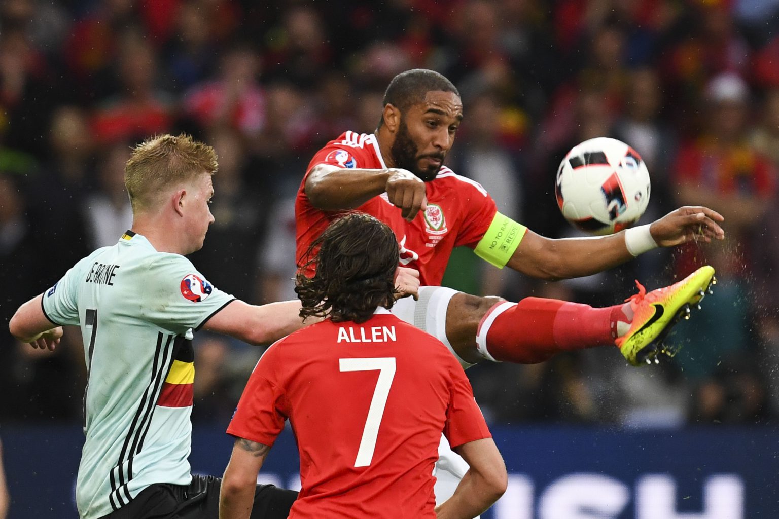 France Lille , 22 june 2016
Euro 2016 quarter finals soccer match between Belgium and Wales at the Stadium Lille  Pierre Mauroy
Pix .... Kevin De Bruyne / Ashley Williams
Credit : Frederic Sierakowski / Isopix