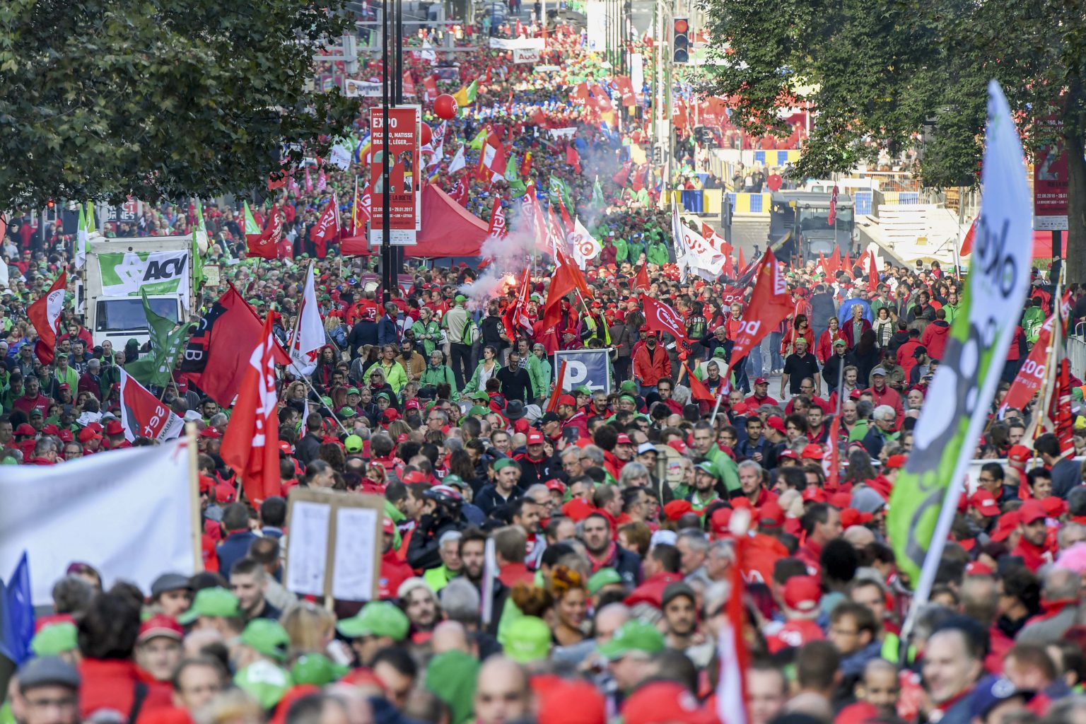 Bruxelles - Brussel , 29/09/2016
Manifestation nationale en front commun syndical contre les mesures du gouvernement federal - Nationale betoging van het gemeenschappelijk vakbondsfront tegen de maatregelen van de federale regering .
Pix :
Credit : Frederic Sierakowski / Isopix