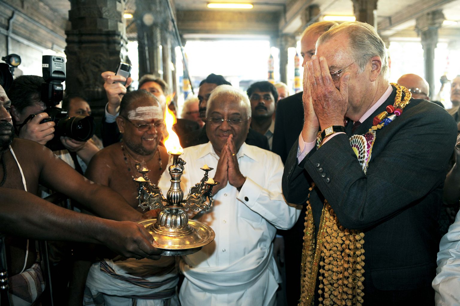 Chennai: 11/11/2008
King Albert and Queen Paola are in state visit in India.
King Albert visit yhe Kapaleeswarar temple in Mylapore 
picture : King Albert
Credit : Sierakowski / Isopix