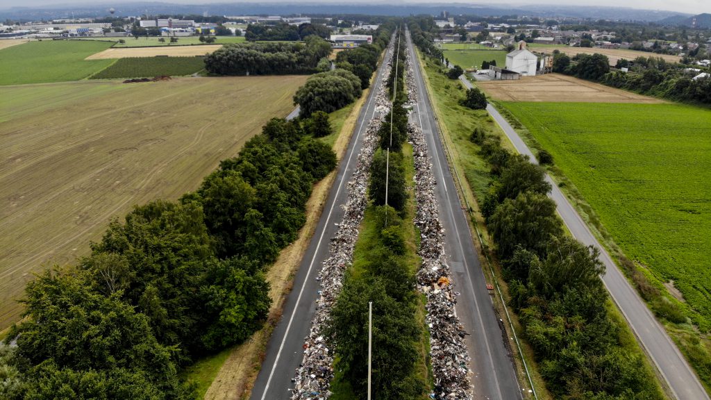 Herstal, 13/08/2021
the waste collected during the floods in the province of Liège is stored on a section of the disaffected motorway over an area of ​​8km. As the site is practically full, a second wander zone is used to sort the waste. It would take almost a year to evacuate everything.
Pix : 
Credit : Frederic Sierakowski / Isopix