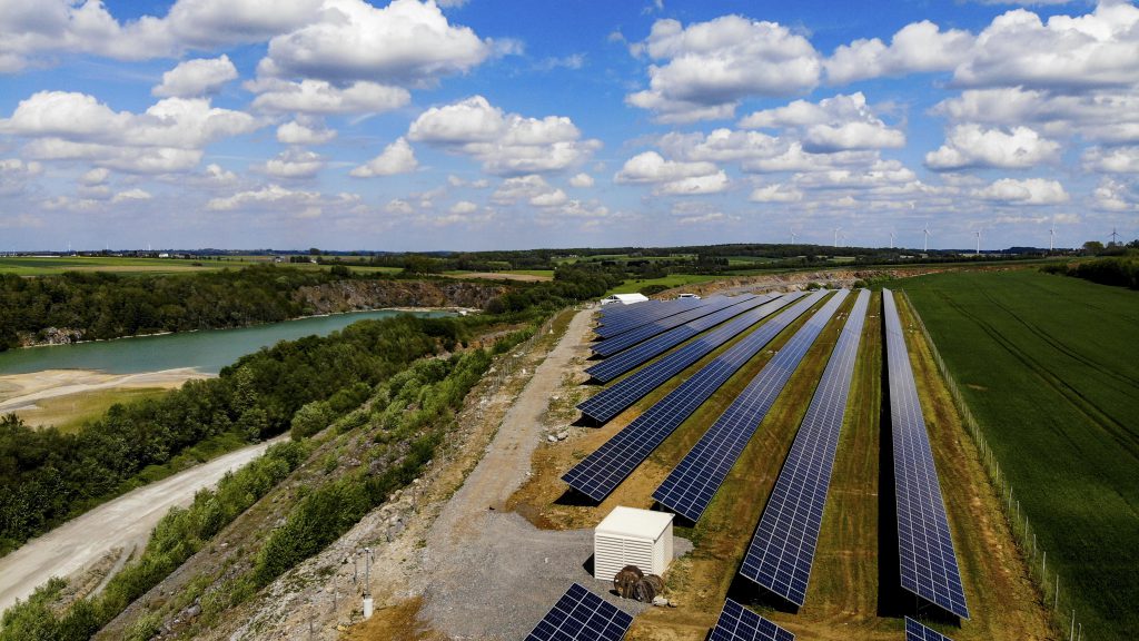 Aisemont , 10/05/2019
Inauguration of the Photovoltaic Park of 8,000 panels of the company Carmeuse in the presence of the Walloon Minister for Energy, Jean-Luc Crucke.
Pix :
Credit : Frederic Sierakowski / Isopix